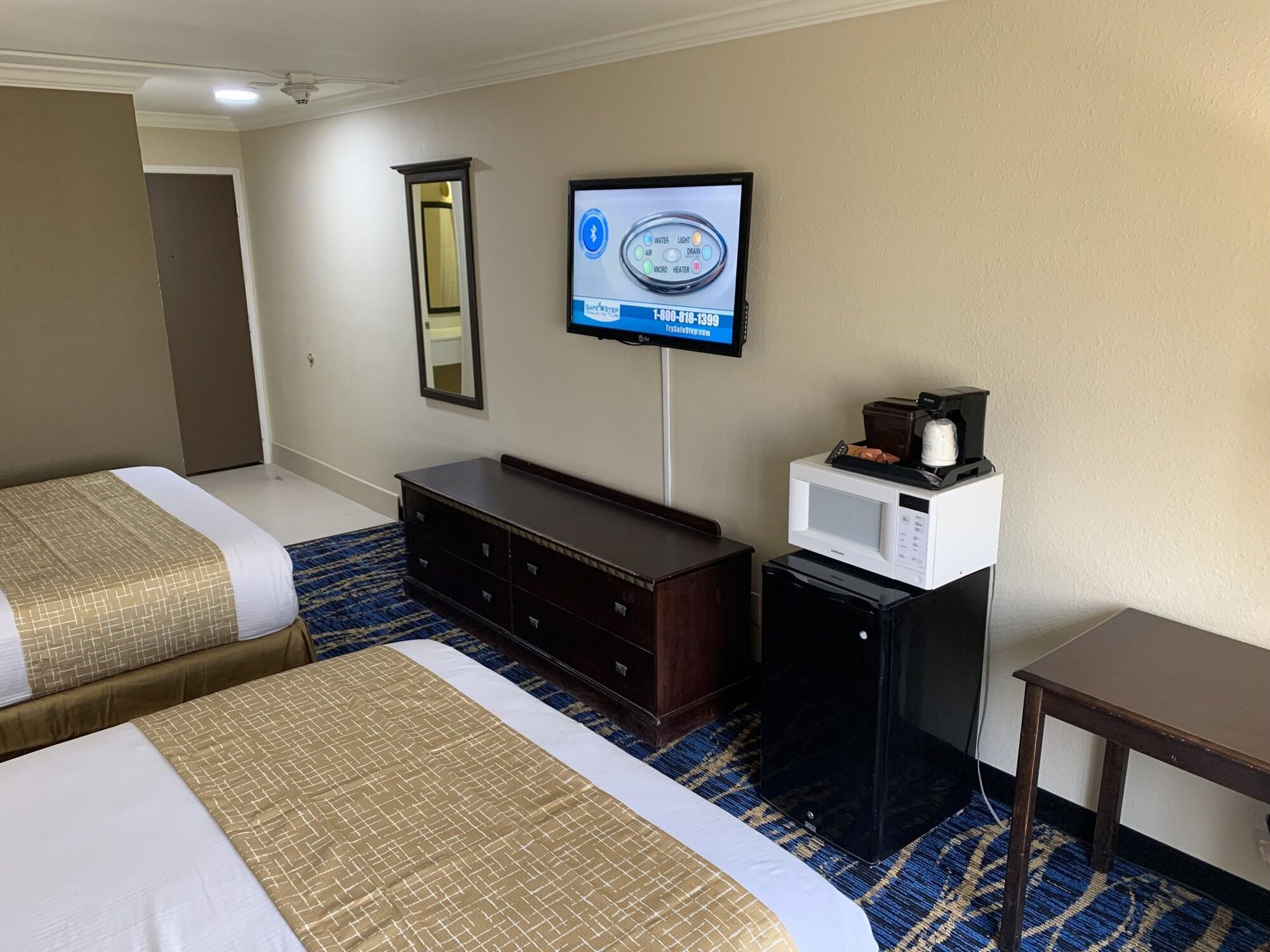 Travelodge By Wyndham Odessa Exterior photo