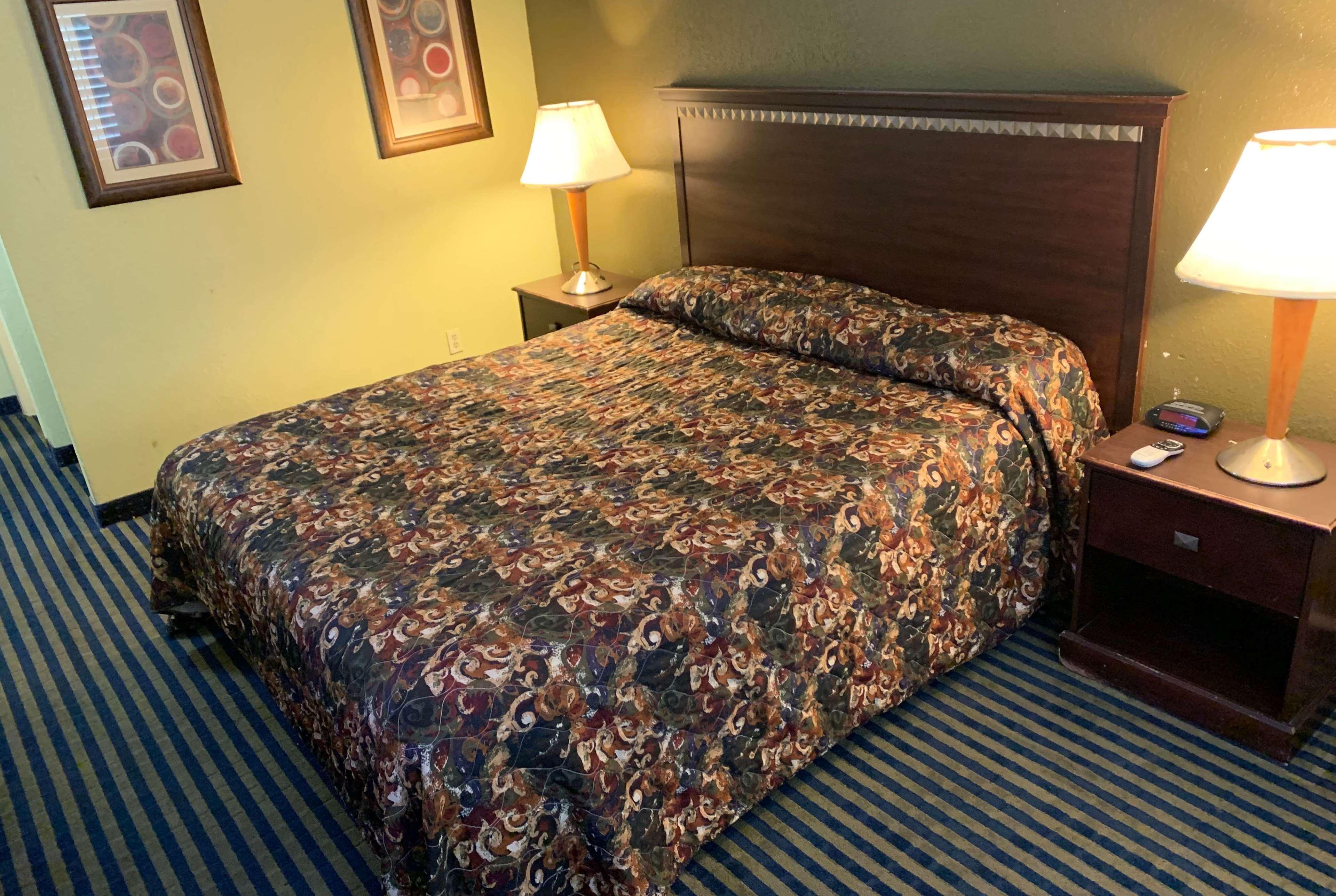 Travelodge By Wyndham Odessa Exterior photo