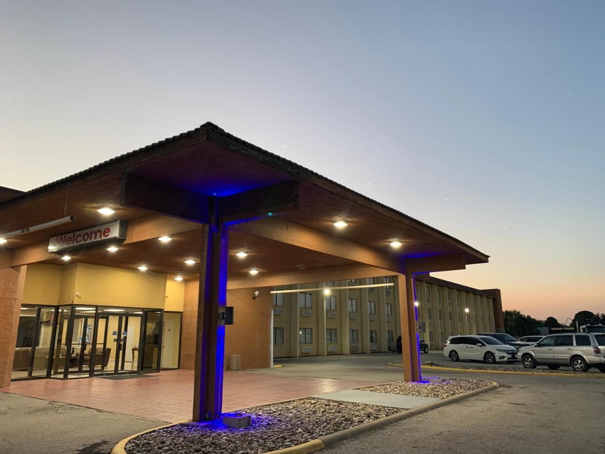 Travelodge By Wyndham Odessa Exterior photo